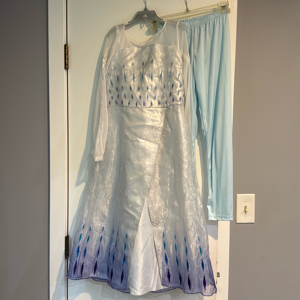 Disney Elsa Frozen 2 Costume size 7/8